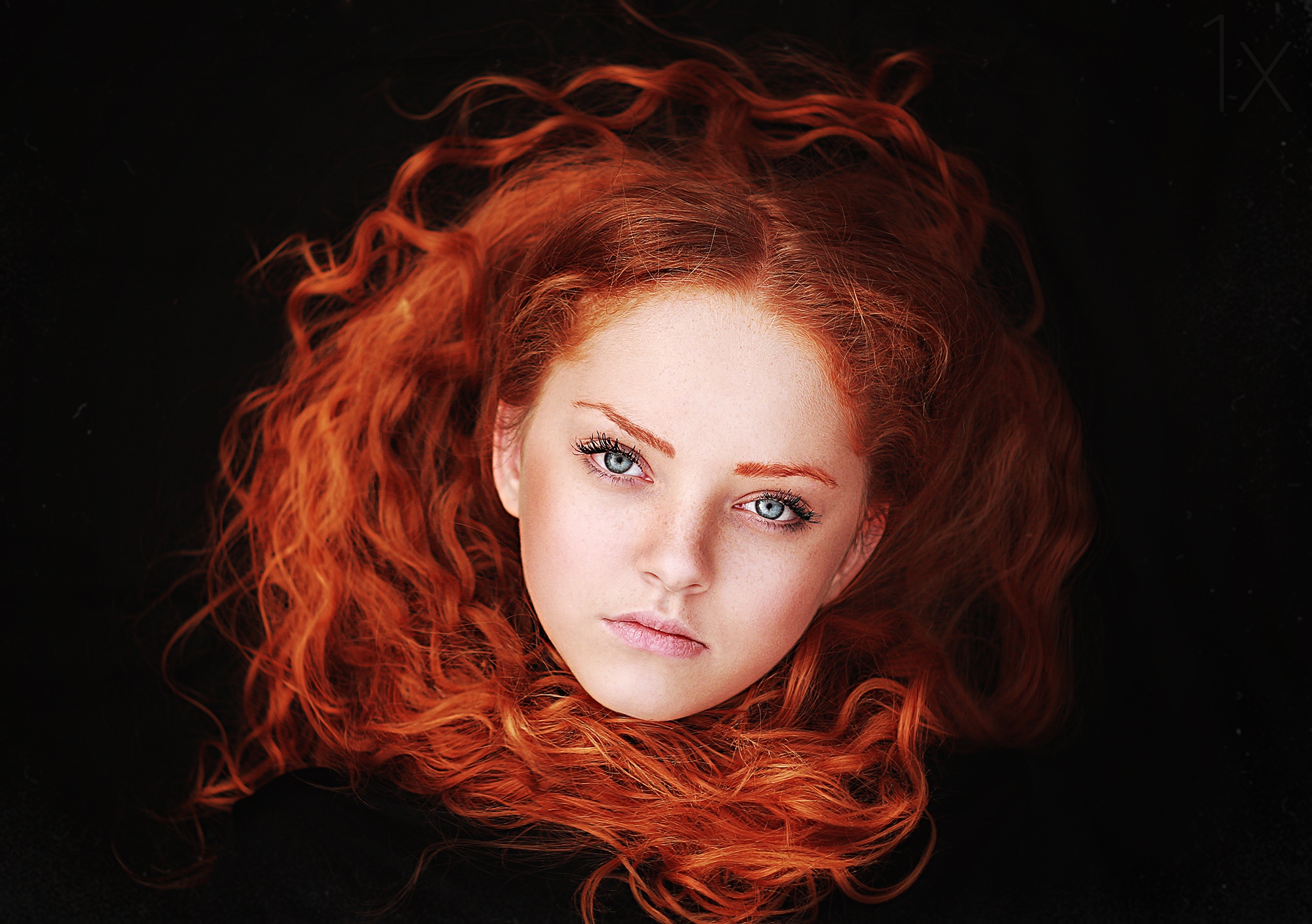 Красивая девушка с рыжими волосами. Рыжая ирландка Грейси. Фотограф Alexandra Bochkareva.