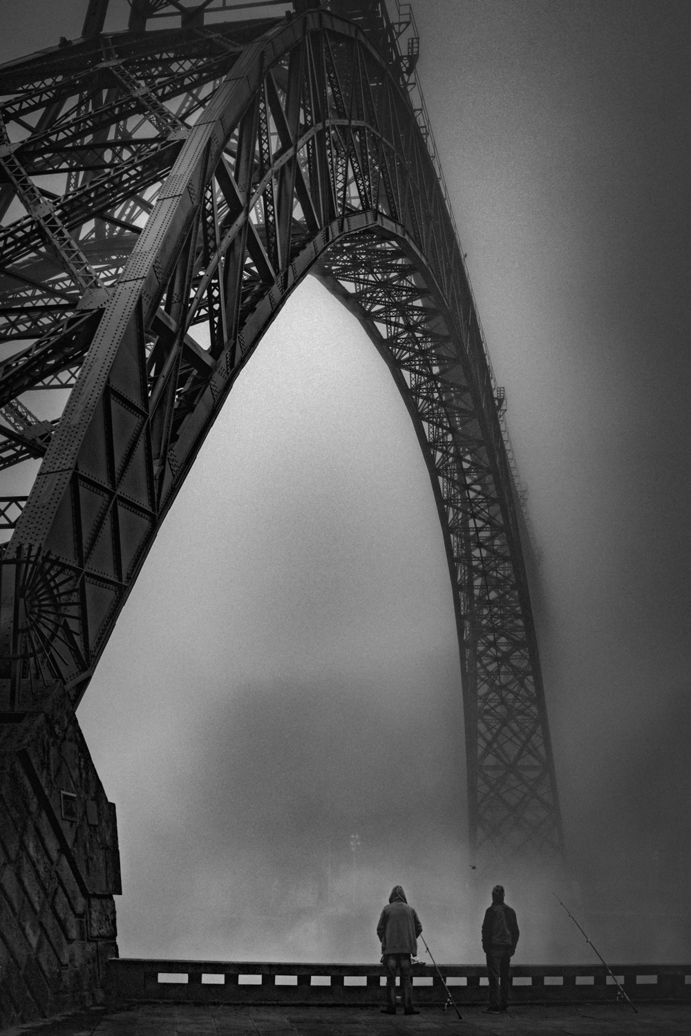Выставочный мост. Мост на выставочной. Нижегородская выставка мост. Персональная фотовыставка. Красивые черно белые фото мост Владивосток.