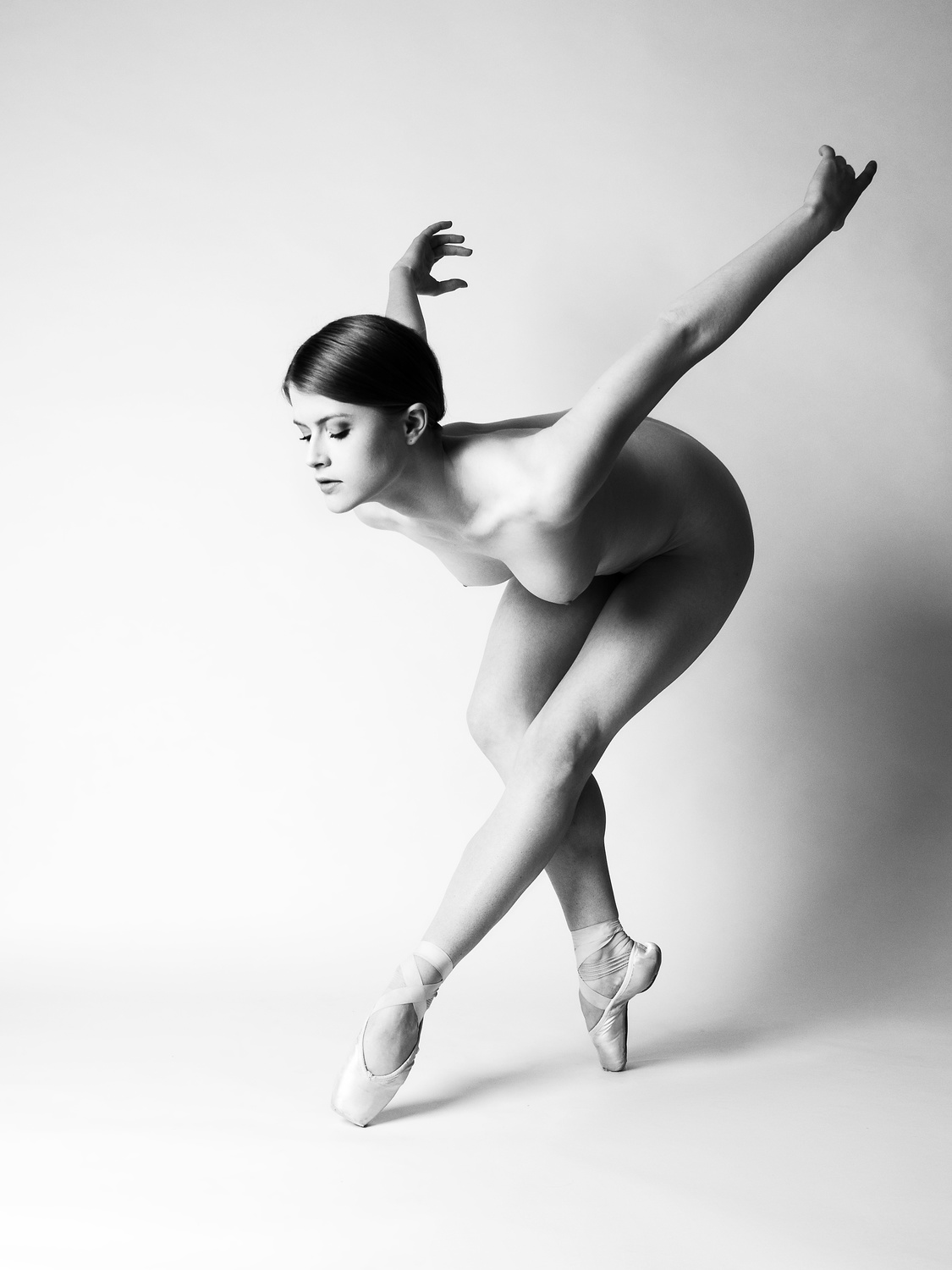 Nude Ballet by Jan Lykke.