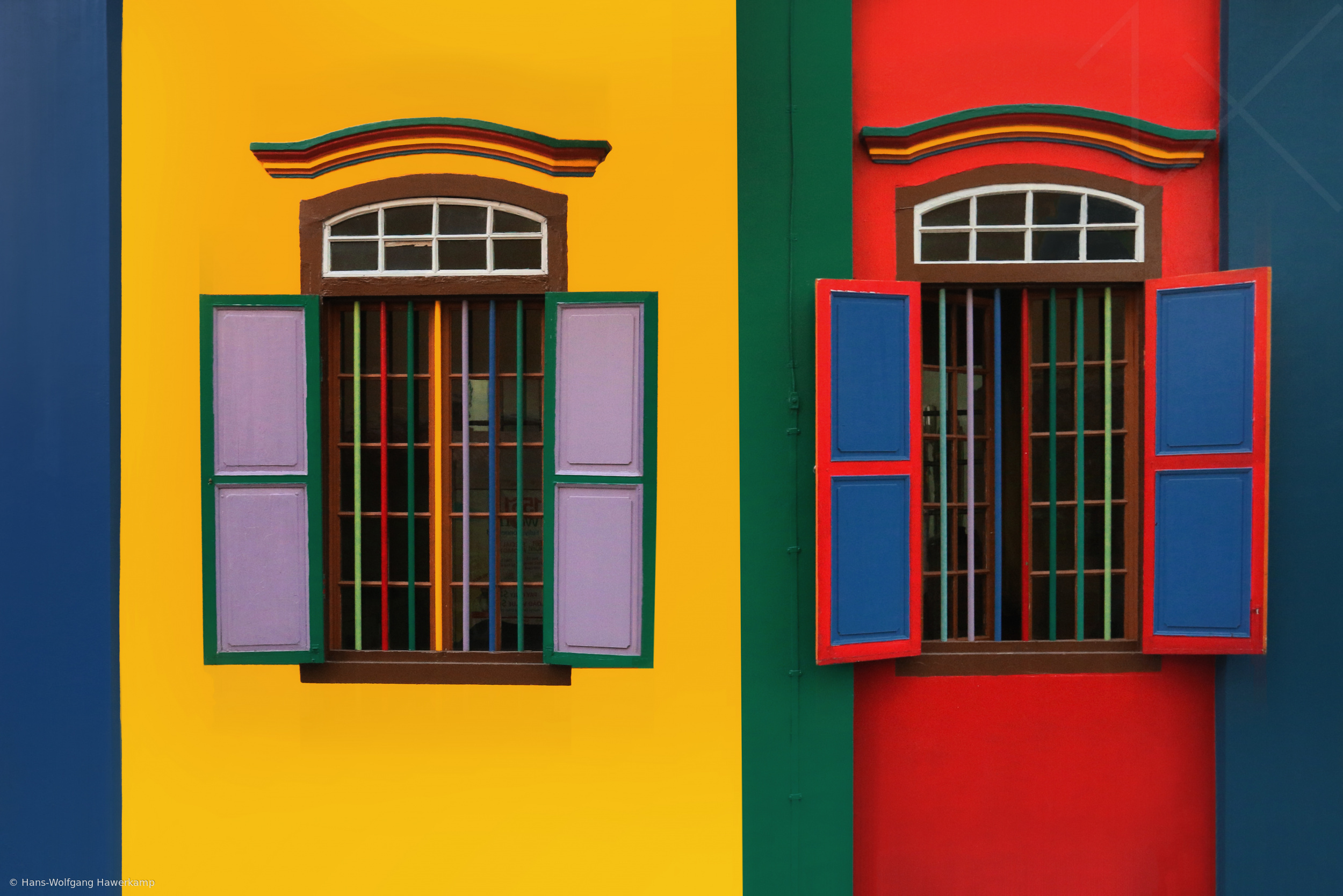 Singapore Hindu Colors by Hans-Wolfgang Hawerkamp